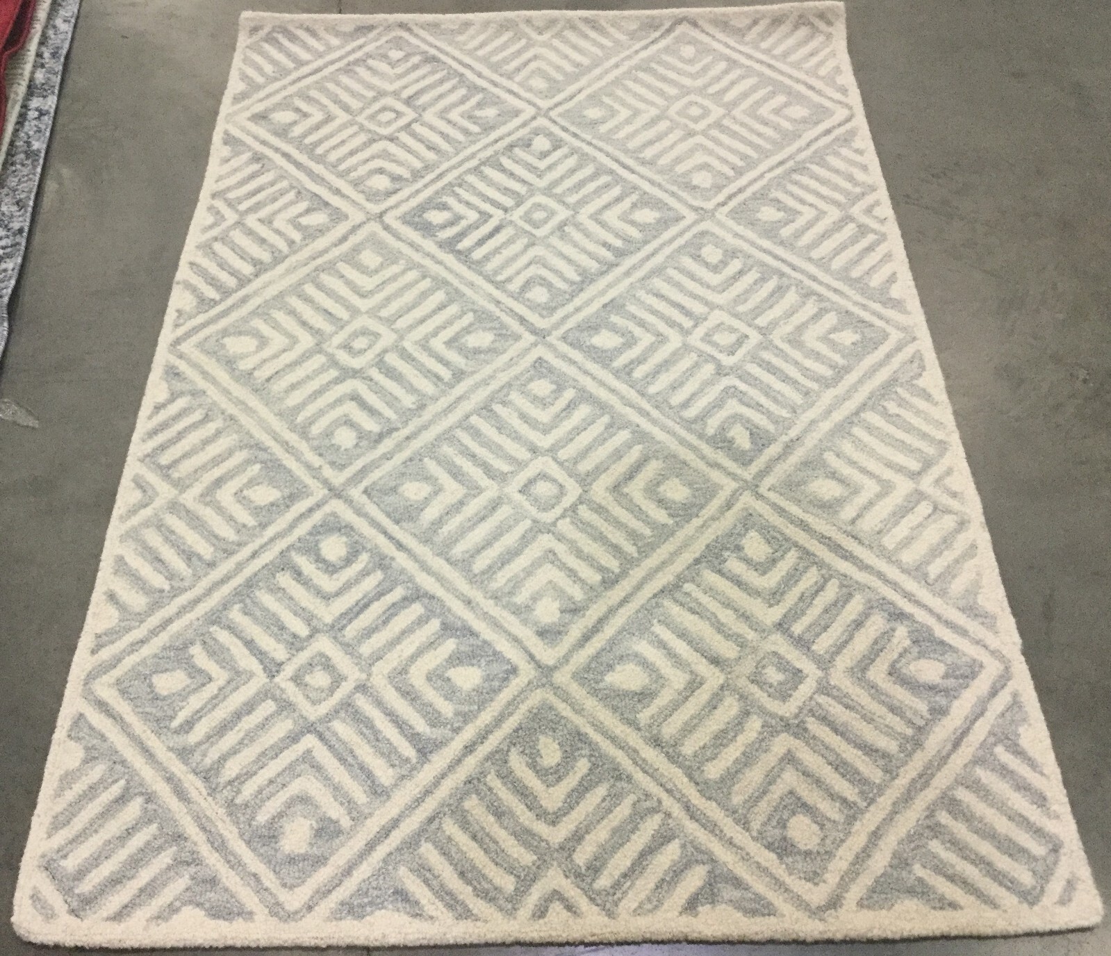 GREY / IVORY 4′ X 6′ Flaw in Rug, Reduced Price 1172663113 MLP262F-4