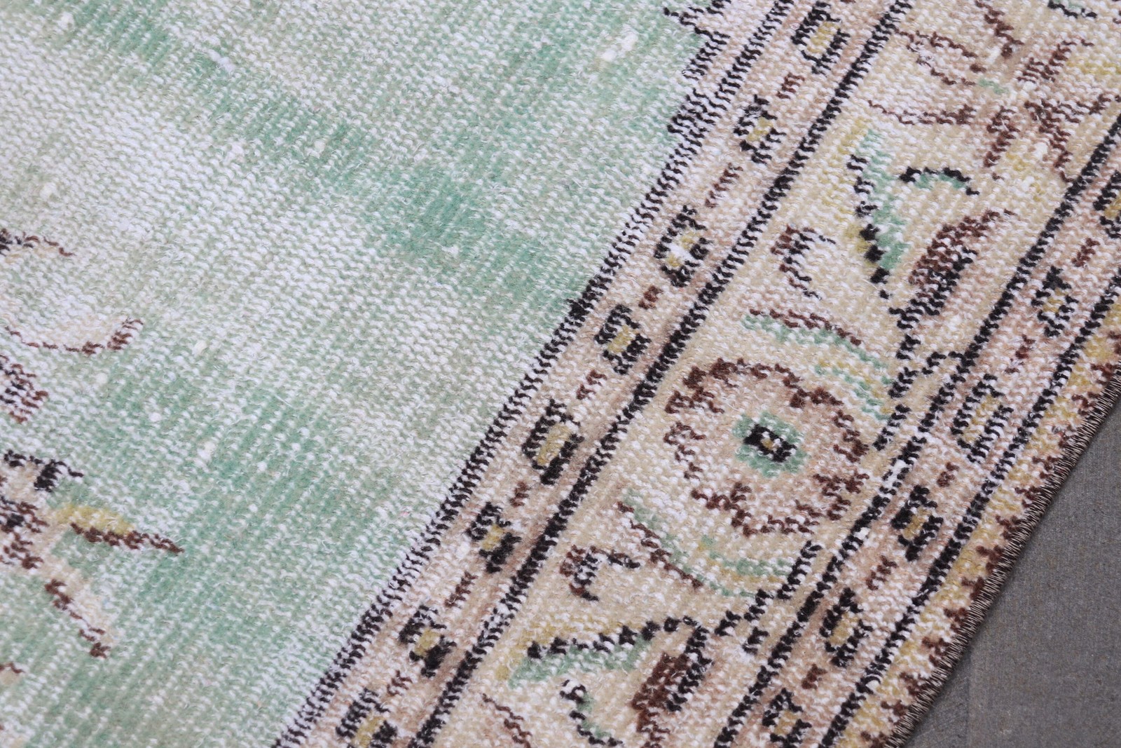 5,5×8 ft Large Turkish Rug, Vintage Rug, Green White Ombré Wool Rug