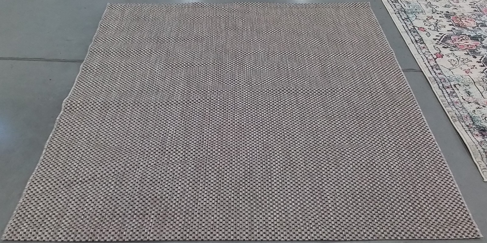 NATURL/BLACK 6′-7″ x 6′-7″ Flaw in Rug Reduced Price 1172804190 CY8521-37312-7SQ