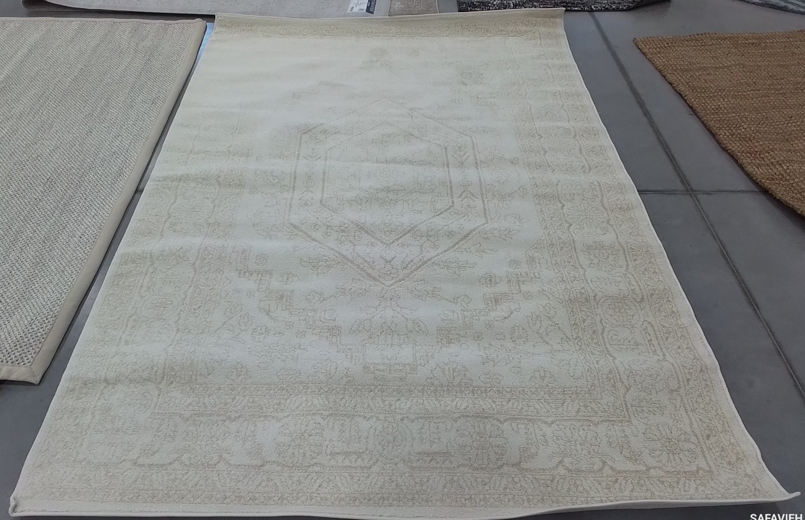 IVORY / BEIGE 6′-0″ x 9′-0″ Back Stain Rug, Reduced Price 1172781672 ADR108E-6