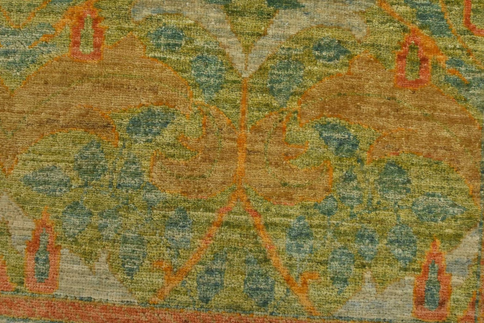 Ziegler Rug 8’2” x 10’1” Green Wool Traditional Hand-Knotted Oriental Carpet