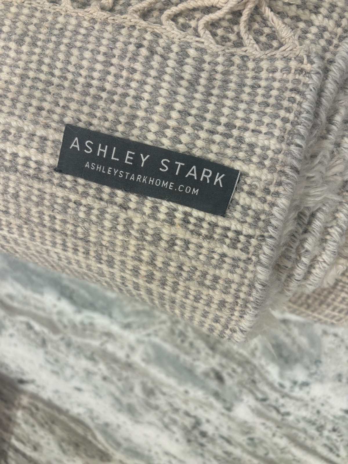 Designer 100% Wool 6×9 Textured Grey and White Area Rug (Ashley Stark Home)