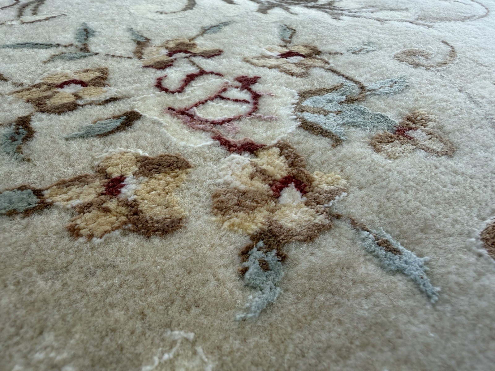 Vintage Hand Knotted Area Rug 4×6 ft Pure Wool Cream French Savonnerie Style
