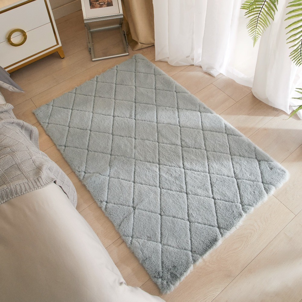 Diamond Faux Fur Area Rug, Gray, 30 x 46 in