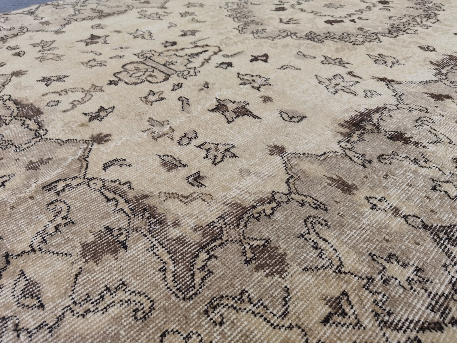 Neutral Floral Oushak Area Rug 6×9 Vintage Turkish Cream Gray Black Modern