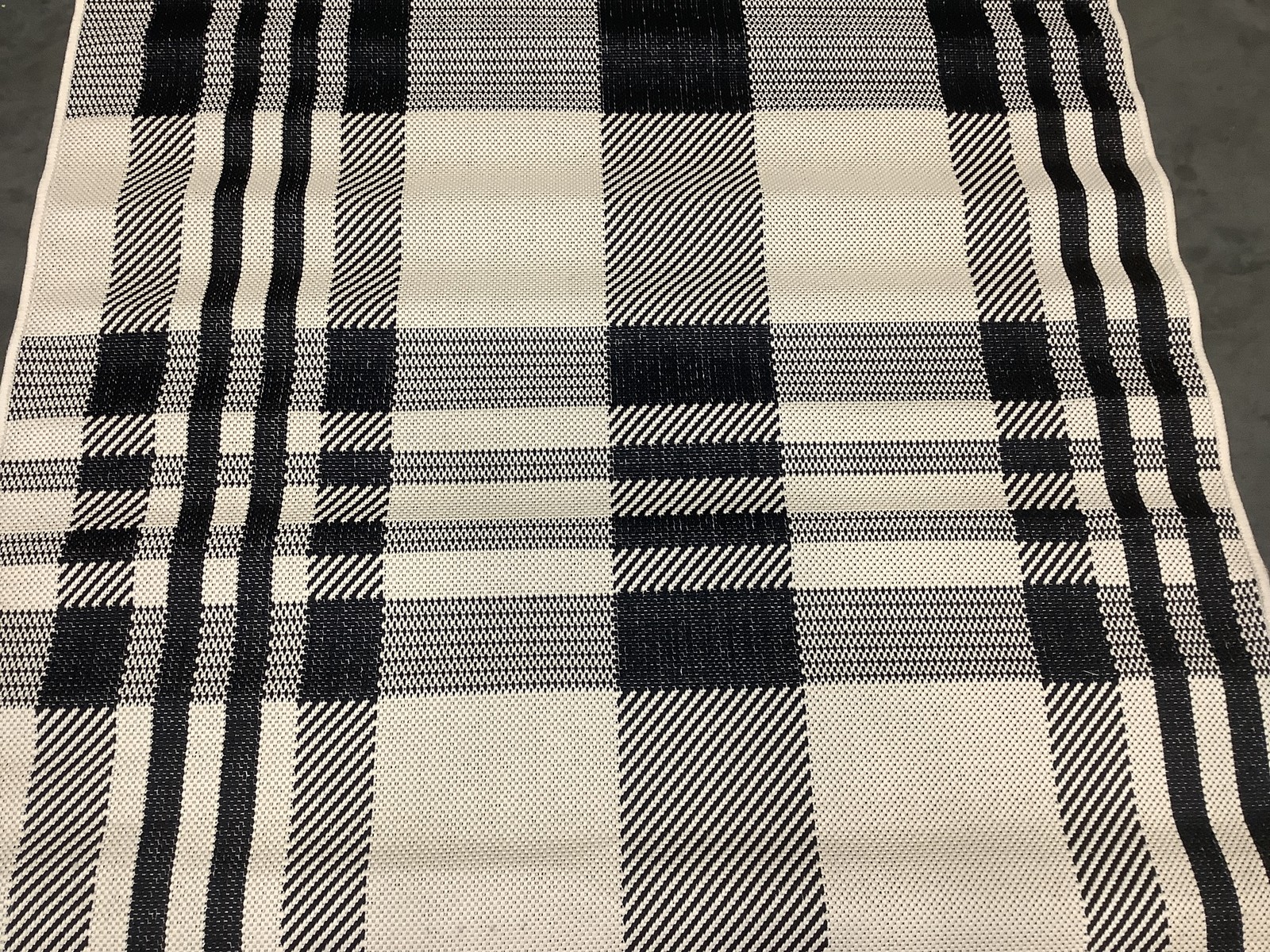 BLACK BONE 4′-0″ x 5′-7″ Binding Stain Rug Reduced Price 1172685207 CY6201-216-4