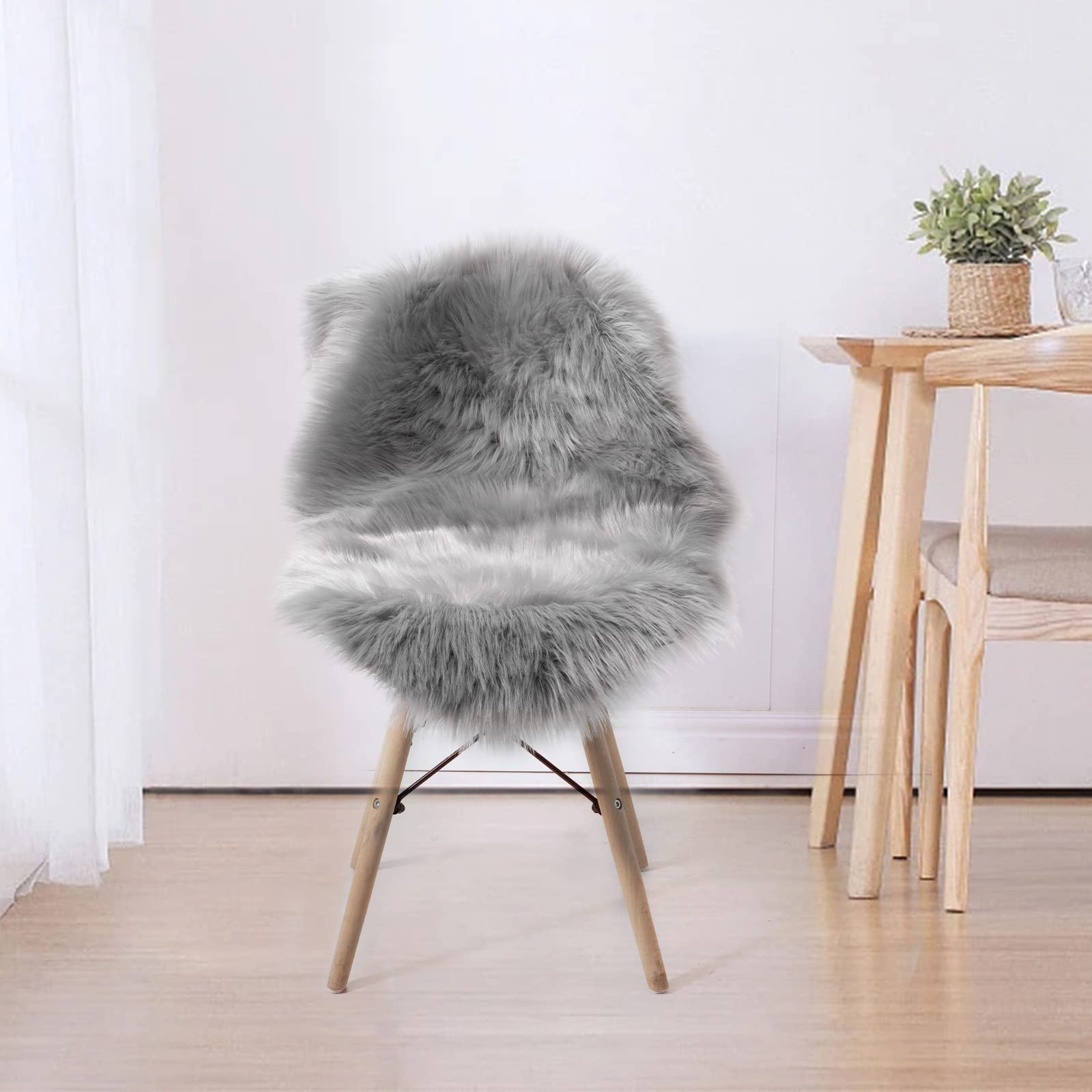 Faux Fur Rug Sofa Chairs Cover Grey Small Rug Bedroom 2′ x 3′ Shaggy Furry Rugs