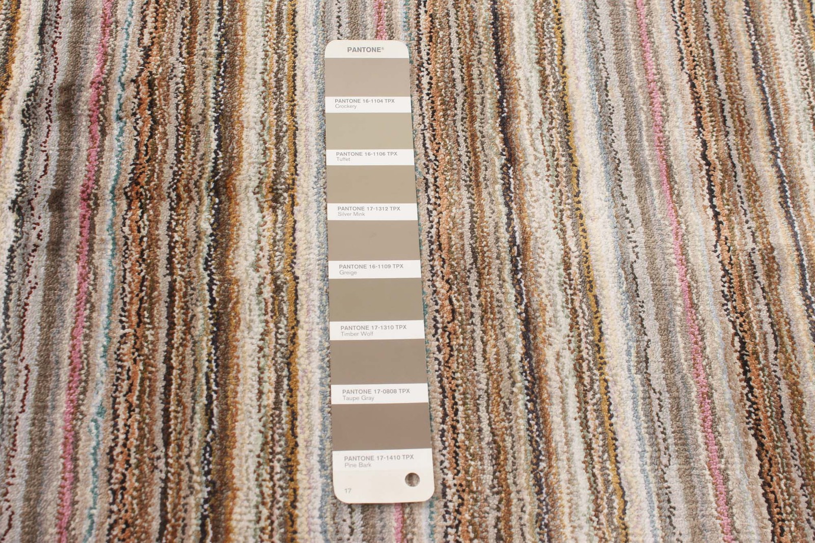 Traditional Hand loomed Oriental Carpet 5’4″ x 7’5″ Viscose Area Rug