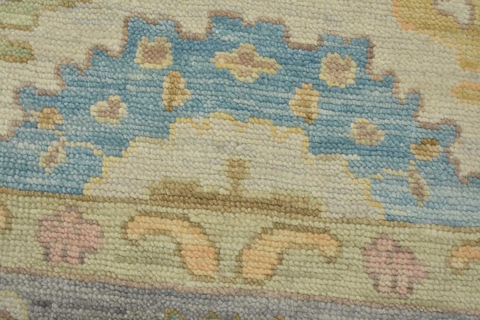 Anatolia Rug 10’2” x 10’7” Ivory Wool Traditional Hand-Knotted Oriental Carpet