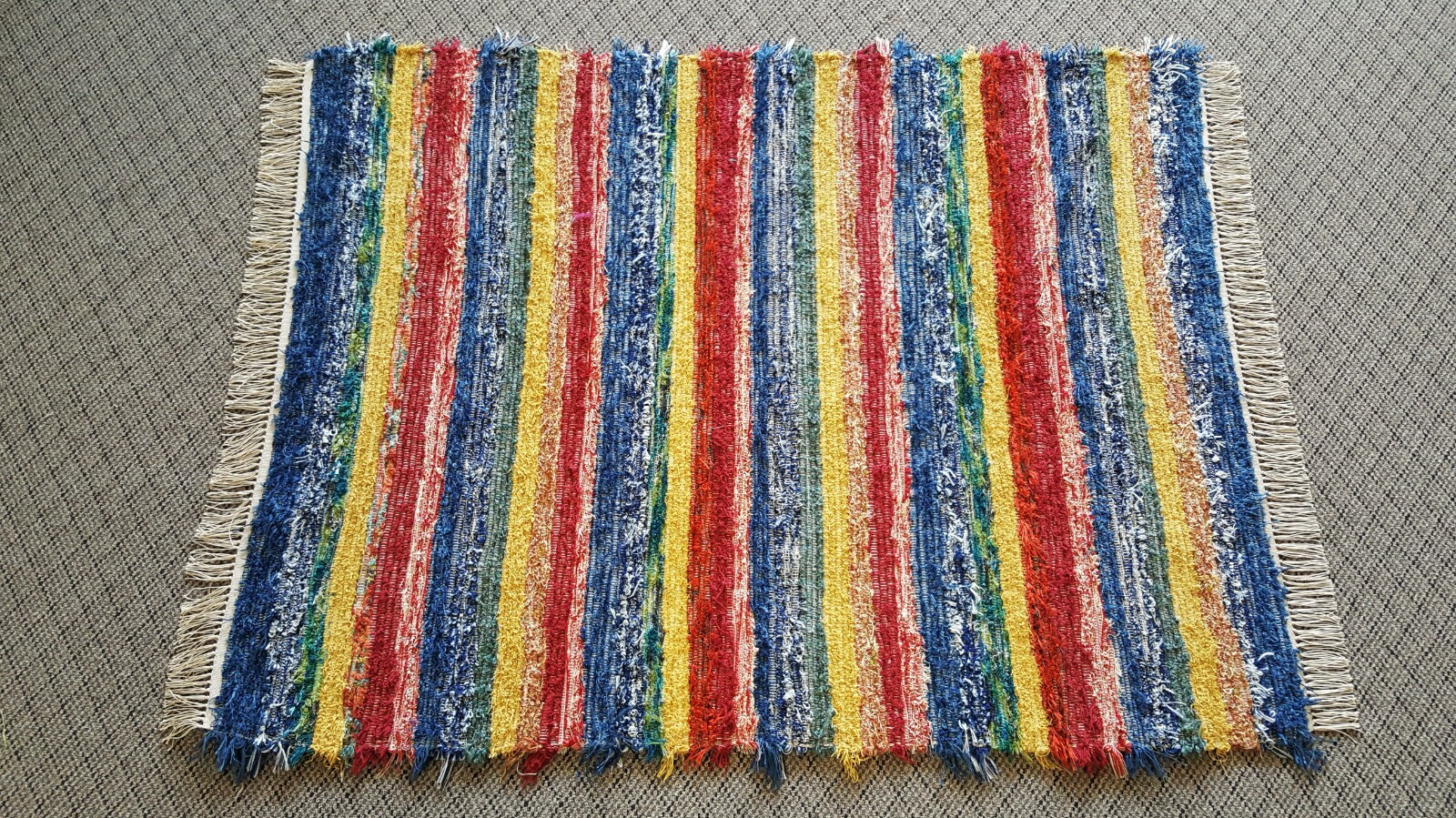 4′ x 5′ 3″ Fiesta U. S. Hand Woven Textured Large Area Rag Rug