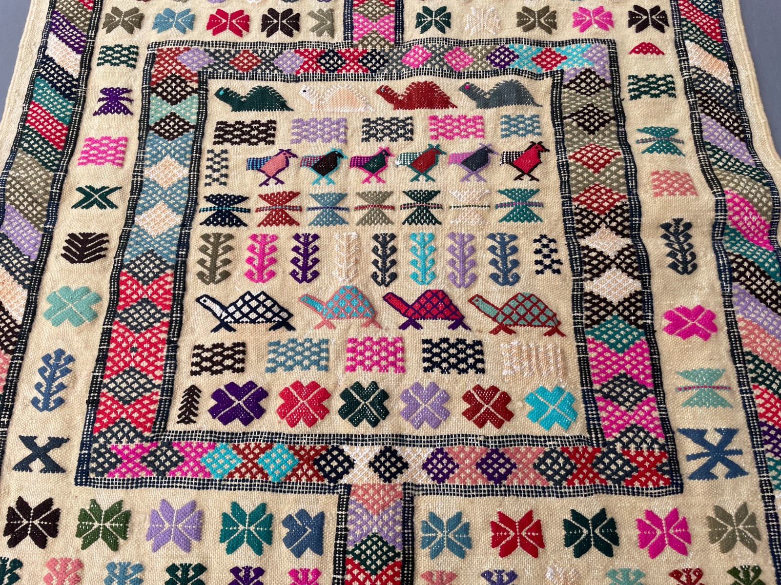 2’8 x 4’3 Ft Colorful Afghan Pictorial Kilim Rug Cream Wool Flatweave Carpet Wit