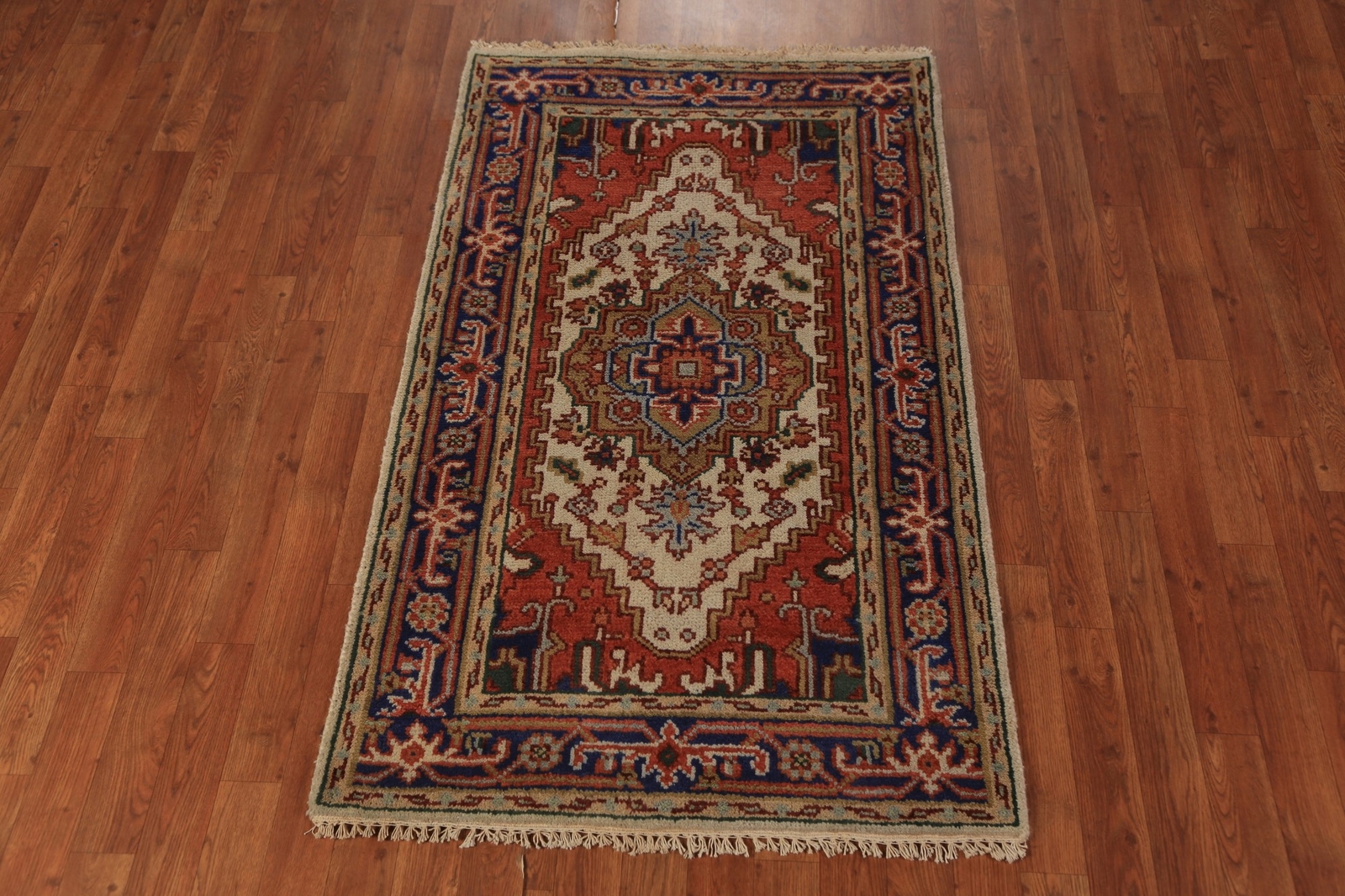 Heriz Serapi Ivory Hand-Knotted Indian Carpet in Wool 5′ 1″ x 3′ 0″