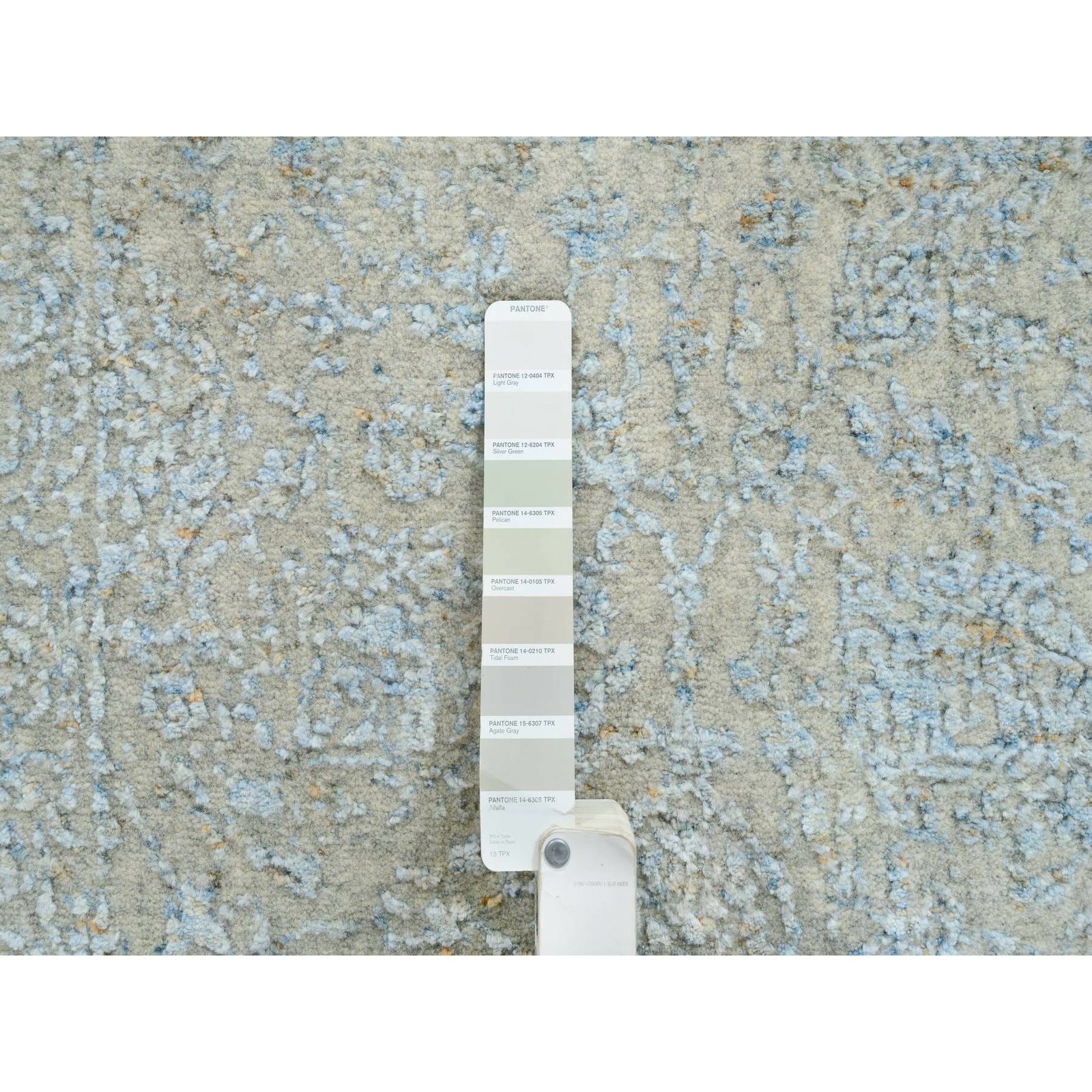 2’7″ x 12′ Gray Tebraz Wool and Silk Jacquard Hand Loomed Runner Rug R64552