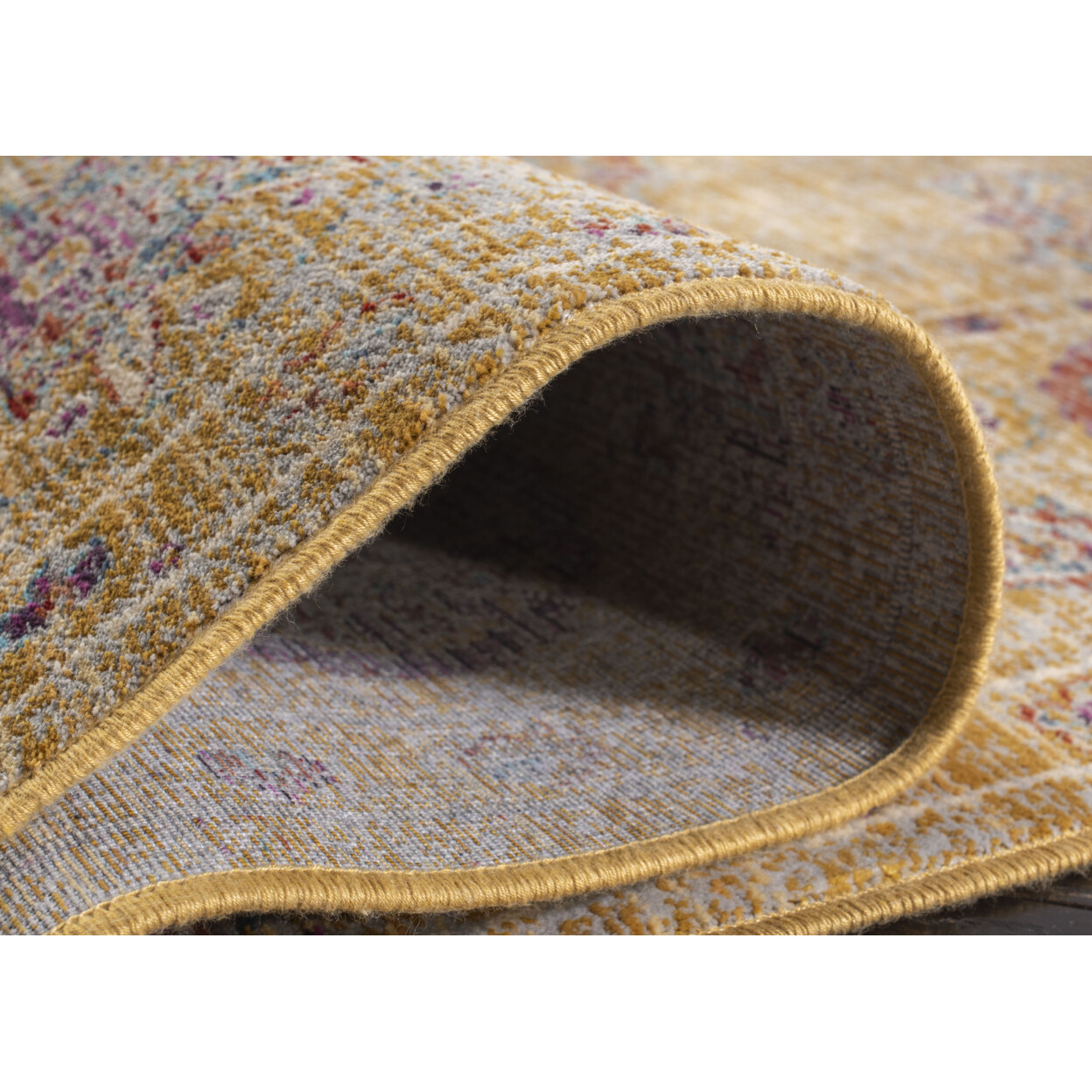 SAFAVIEH Sevilla Collection SEV812E Gold / Multi Rug