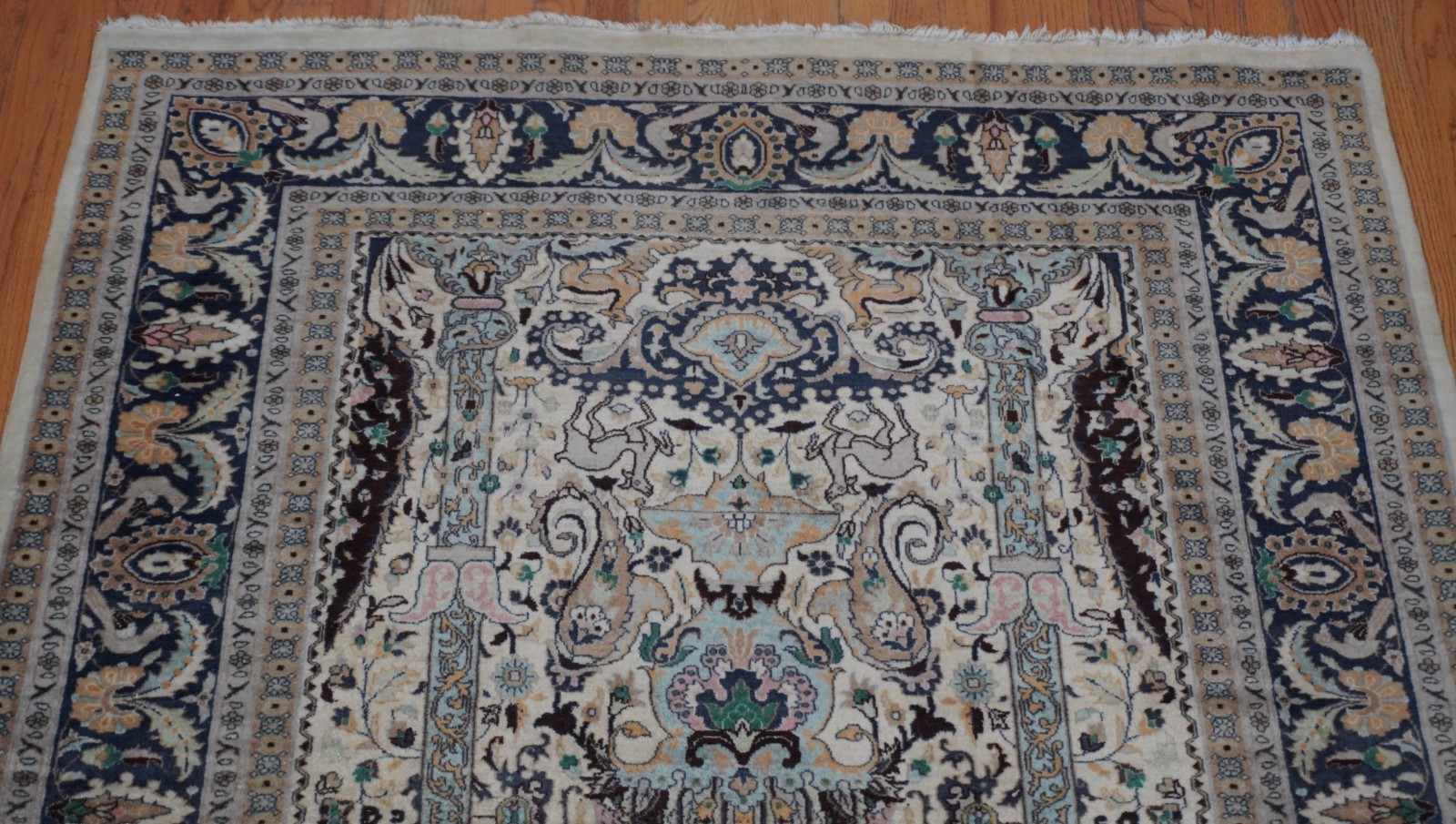 Beautiful Hand Knotted Wool Oriental Rug with Deer Animals 4’8″ x 7′