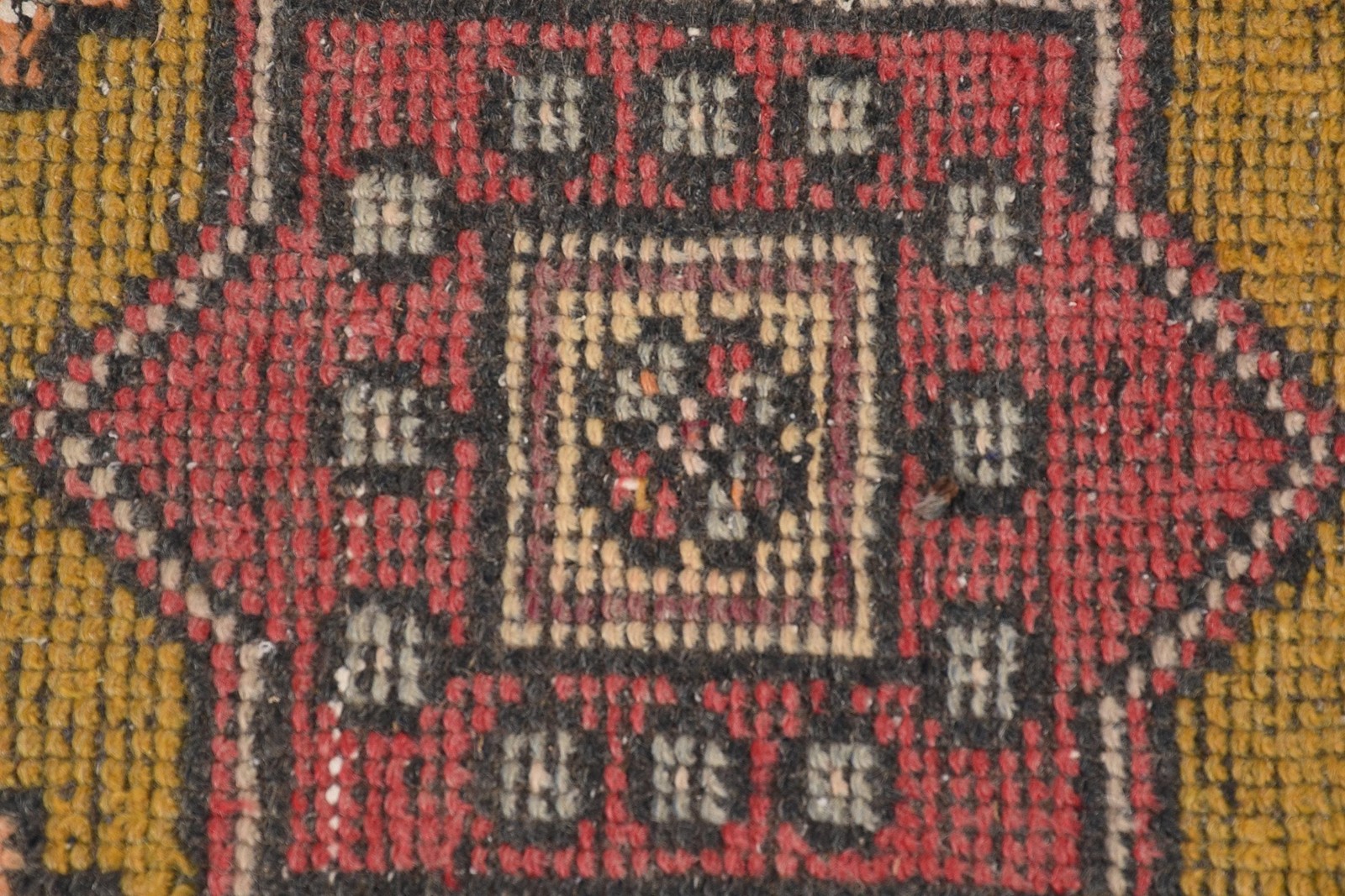 4,5×8,1 ft Turkish Rug, Red Polka dot Vintage Rug Wool