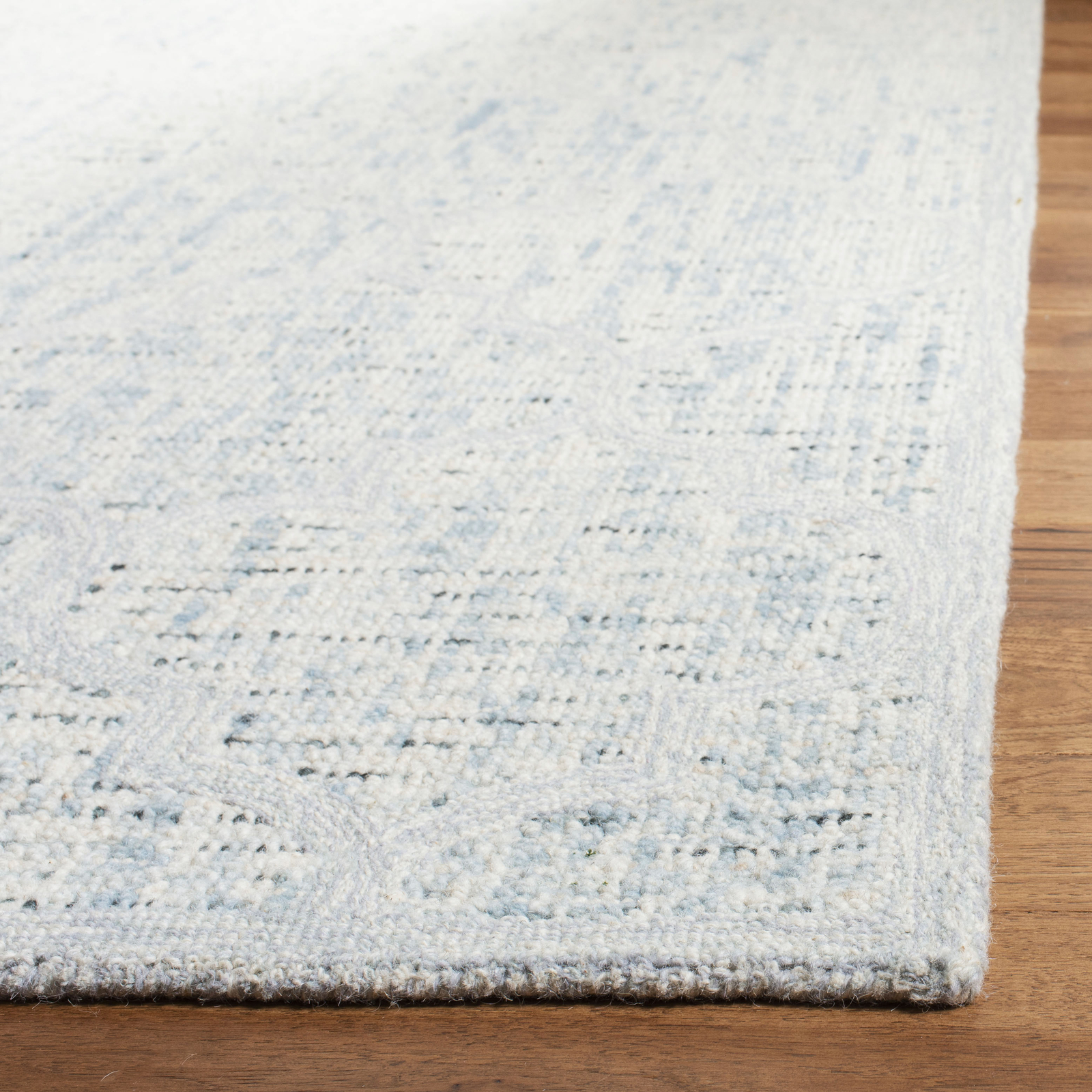 Safavieh Hand Tufted Abstract Collection Ivory / Turquoise Area Rugs – ABT474K