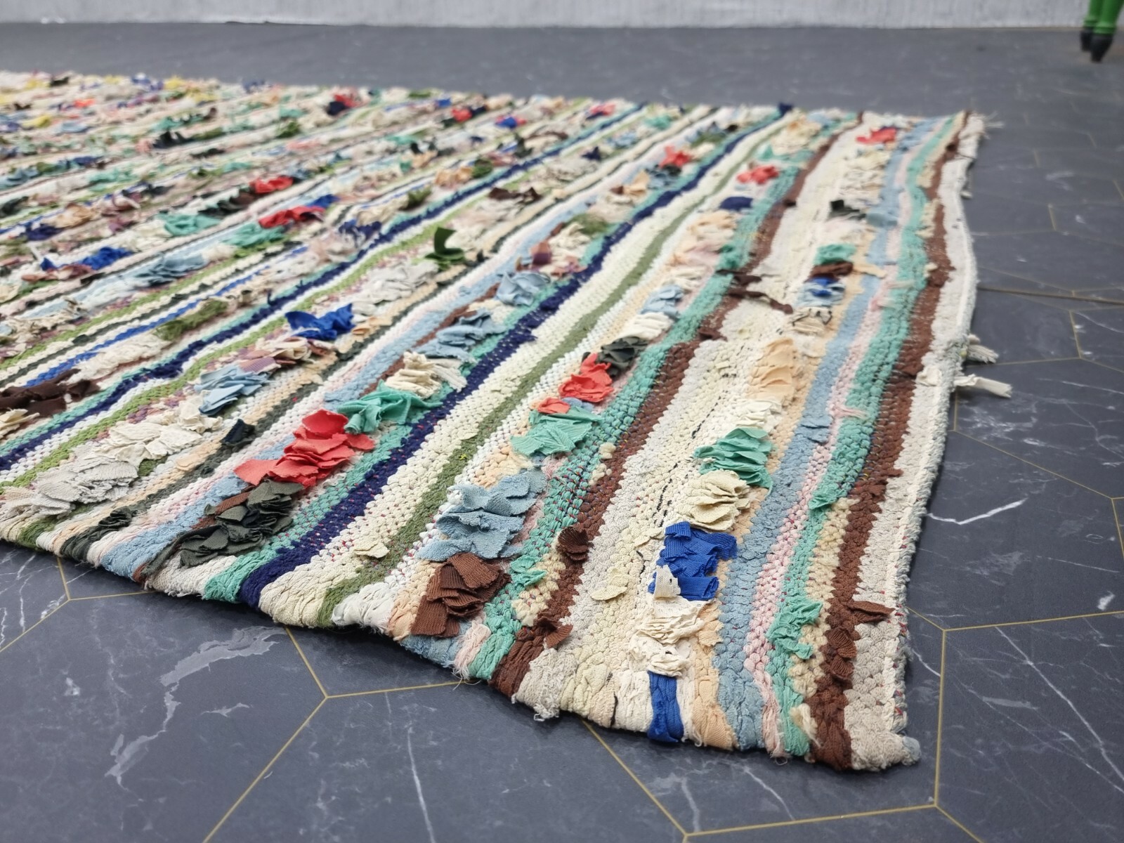Moroccan Handmade Vintage Boucherouite 4’x7’8″ Berber Solid Green Red Cotton Rug