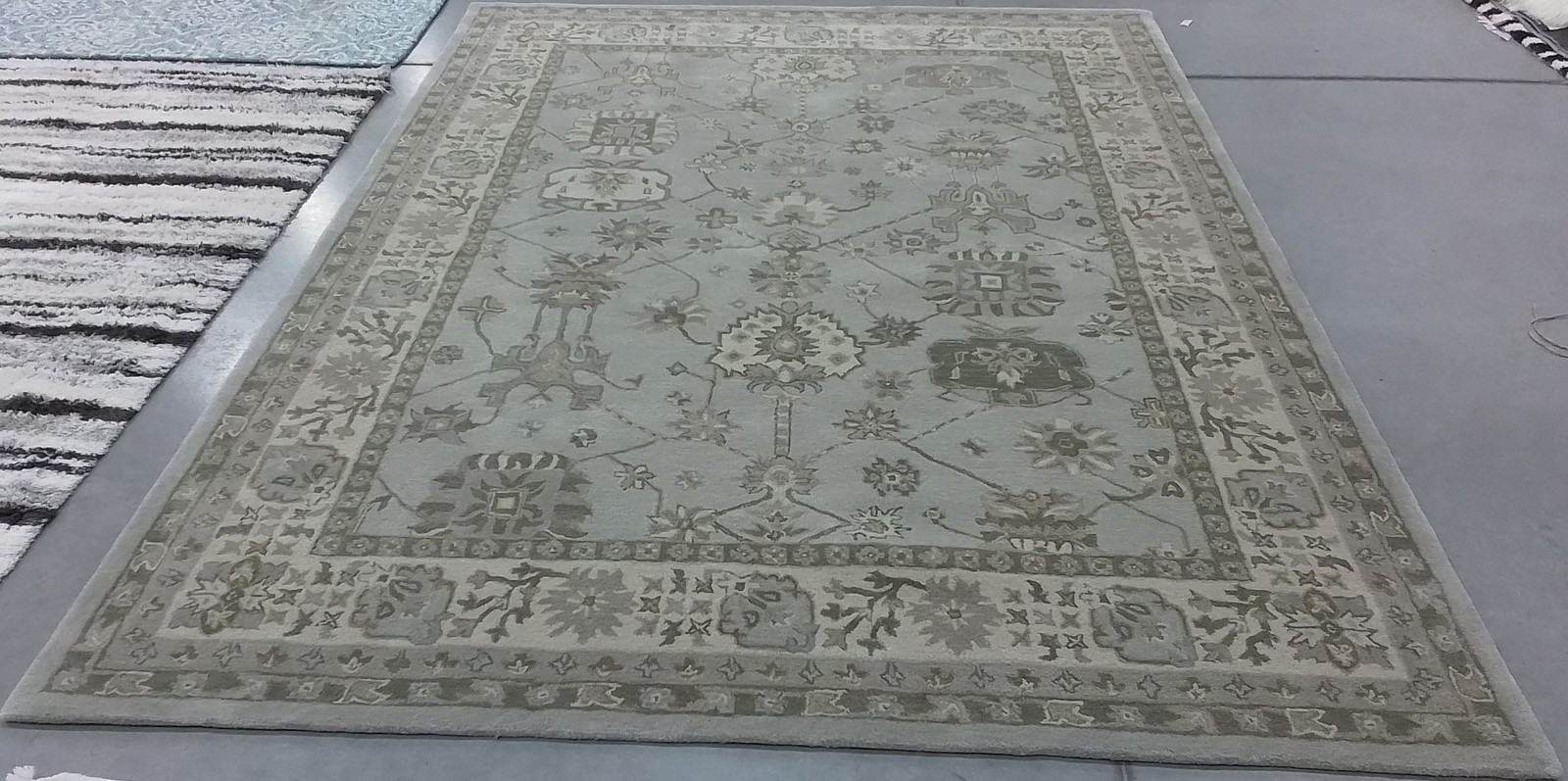 SILVER / CREAM 8′-0″ x 10′-0″ Back Stain Rug, Reduced Price 1172803618 ROY633A-8
