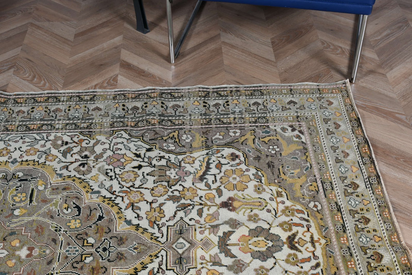 Turkish Vintage Rug, 5×7,2 ft Area Rug, Gray Yellow Animal Print Wool Rug