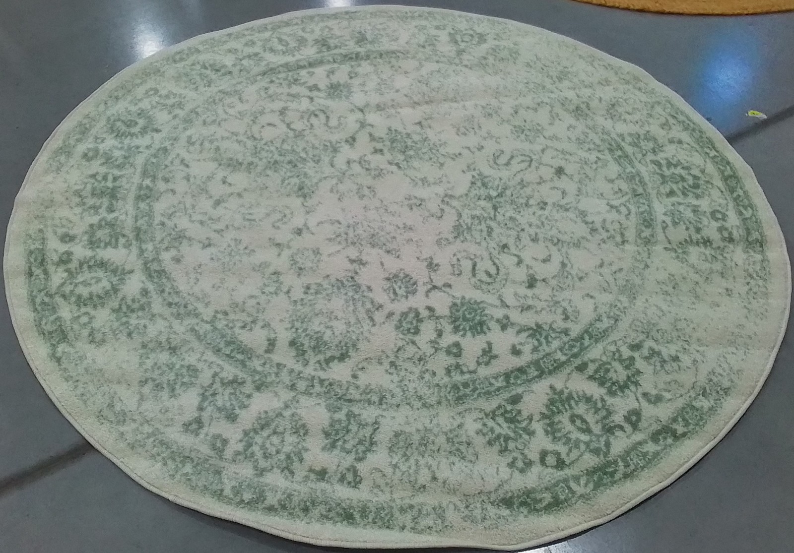 IVORY / SAGE 6′-0″ x 6′-0″ Flaw in Rug, Reduced Price 1172804368 ADR109V-6R