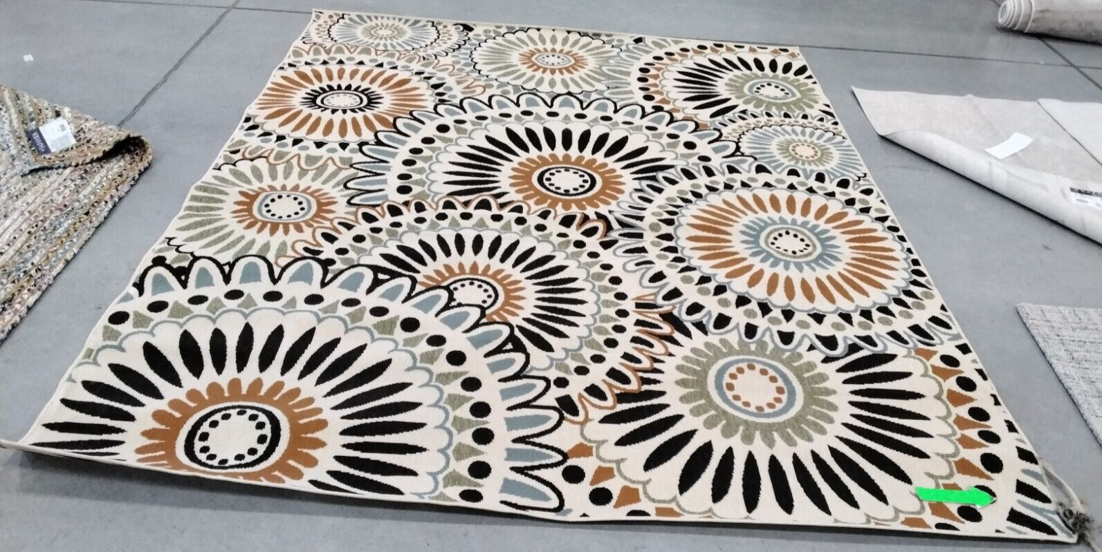 CREAM / CHOCOLATE 8′ X 10′ Damaged Rug, Reduced Price 1172737530 VER091-0712-810