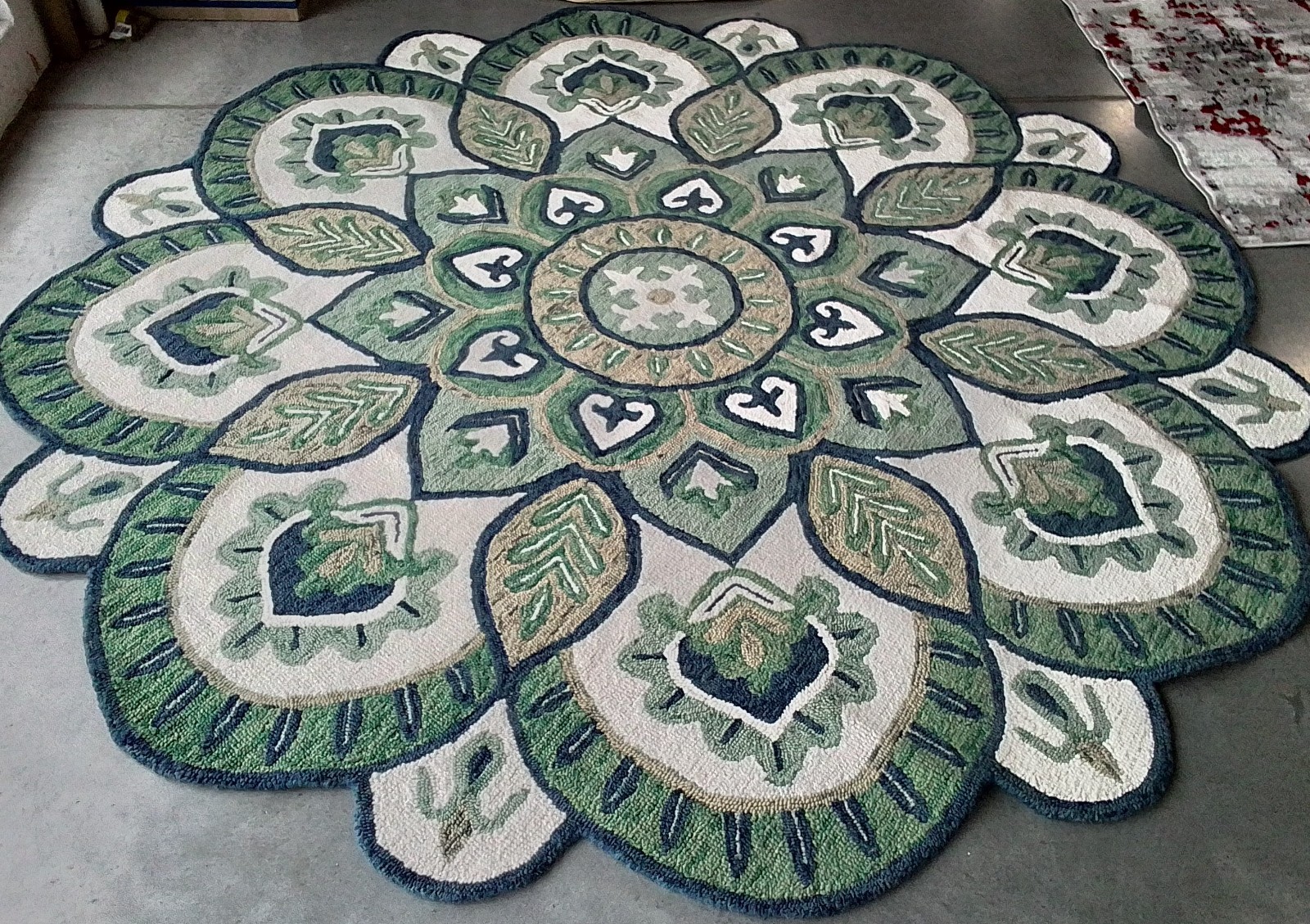 IVORY / BLUE 9′-0″ x 9′-0″ Cut on Rug, Reduced Price 1172775527 NOV604M-9R