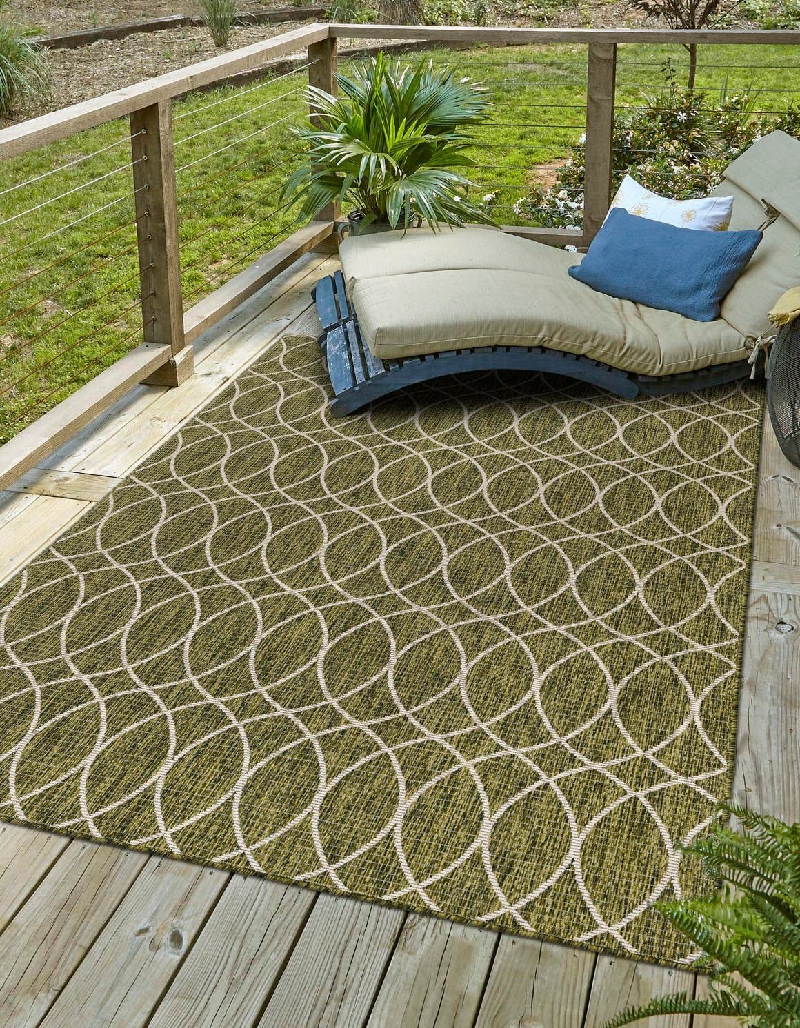 Outdoor Trellis Collection Area Rug – Gitter (4′ 1″ x 6′ 1″ Rectangle, Green/…