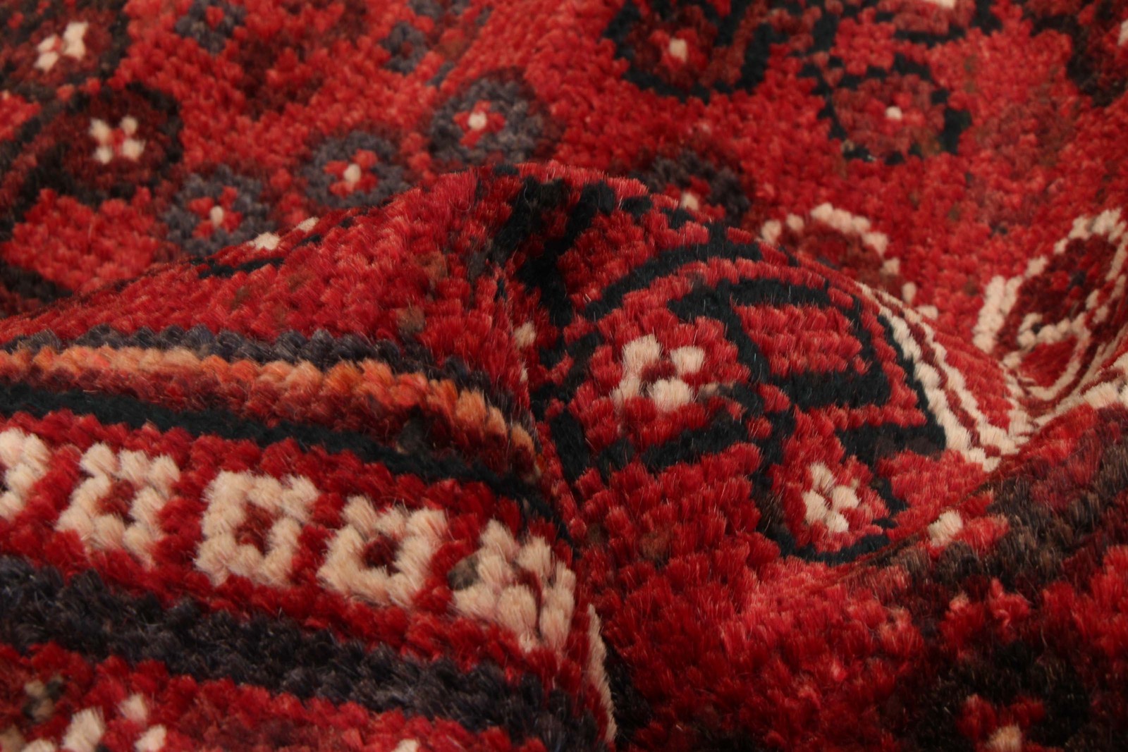 Vintage 6’11” x 9’10” Traditional Hand Knotted Vegetable Dye Wool Area Rug