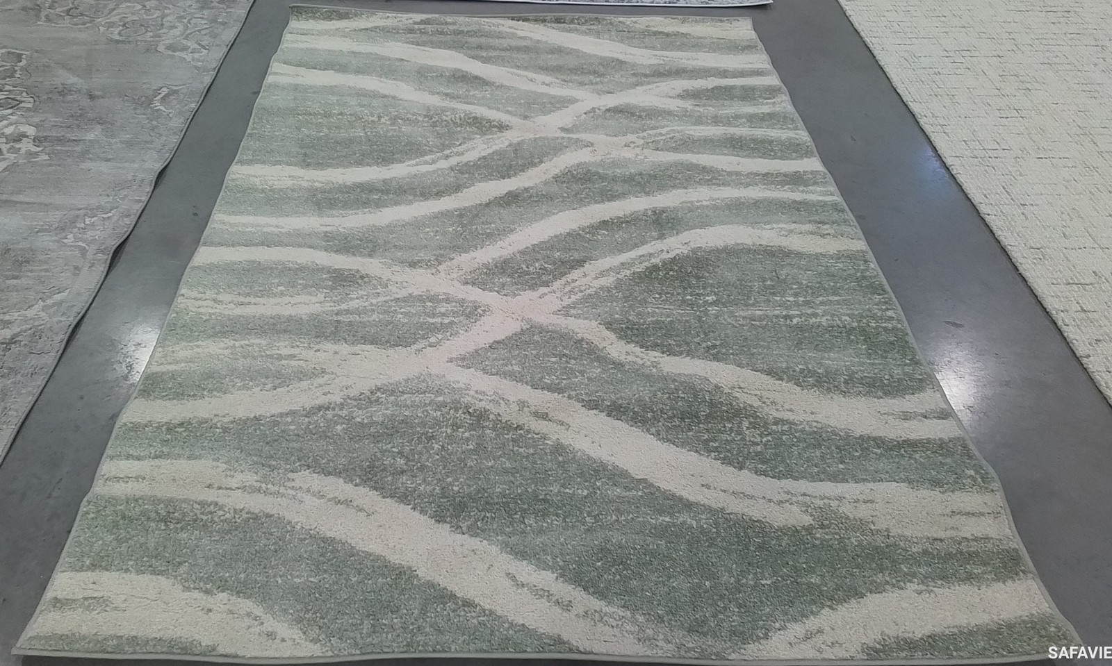 SAGE / CREAM 5′-1″ x 7′-6″ Back Stain Rug, Reduced Price 1172804800 ADR125X-5