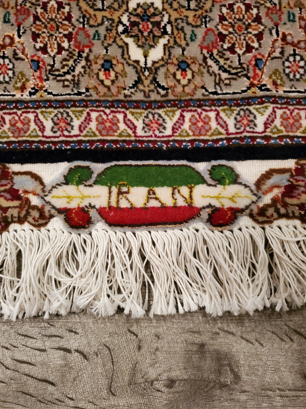 REDUCED!! Wool and silk Oriental Carpet Collectors select