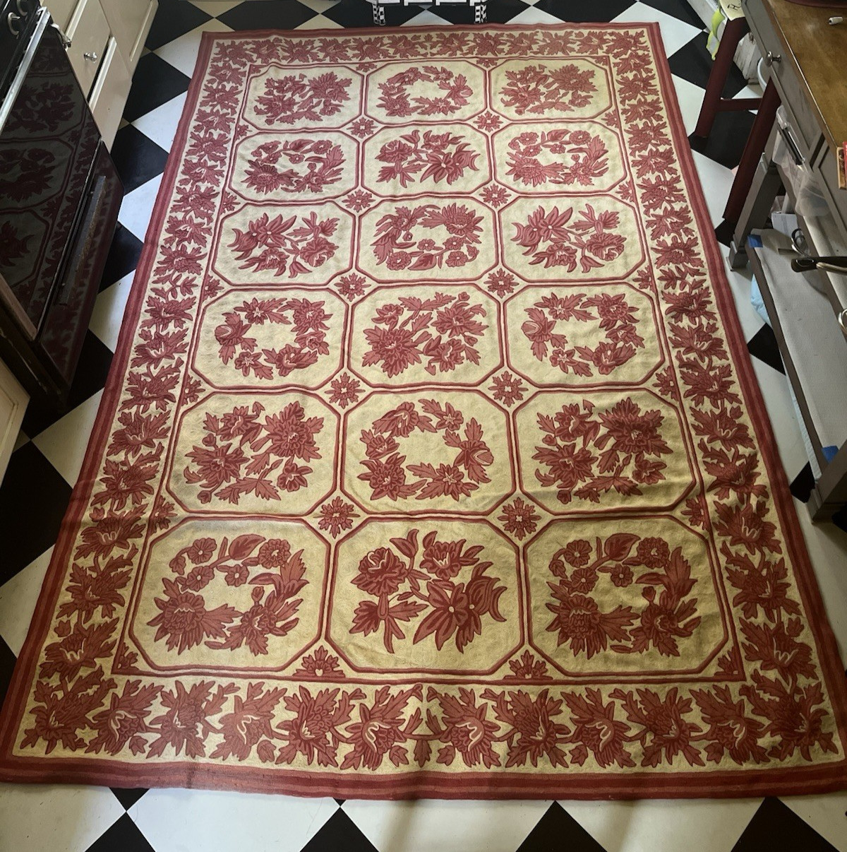 PIERRE DEUX FRENCH COUNTRY 100% WOOL EMBROIDERY CHAIN STITCH RUG, 6′ by 9″