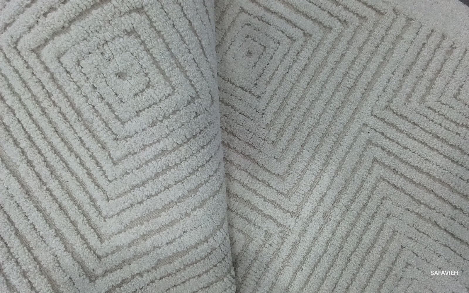 IVORY 10′-0″ x 14′-0″ Back Stain Rug, Reduced Price 1172798124 TXT102A-10