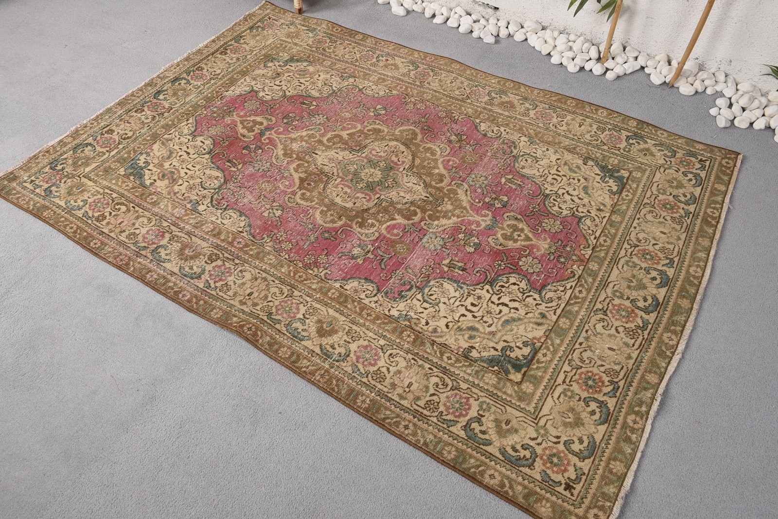 Vintage 4,3×6,2 ft Rug, Turkish Area Rug, Pink Patchwork Rug