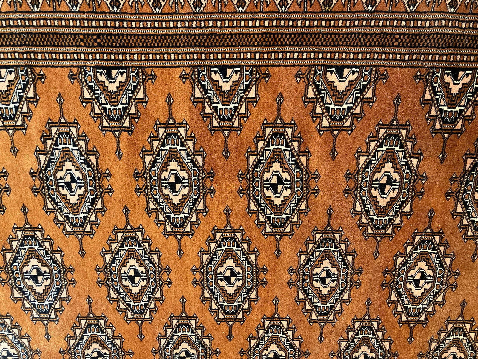 Handmade Oriental Rug 4 x 7 in Very Good Condition
