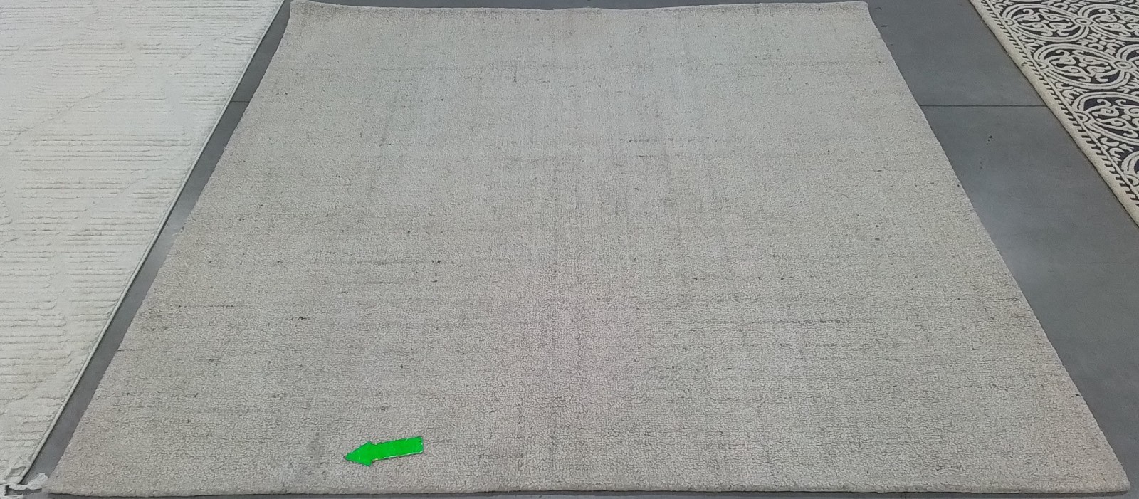 IVORY / BEIGE 8′-0″ x 8′-0″ Spot on Rug, Reduced Price 1172778816 ABT141D-8SQ