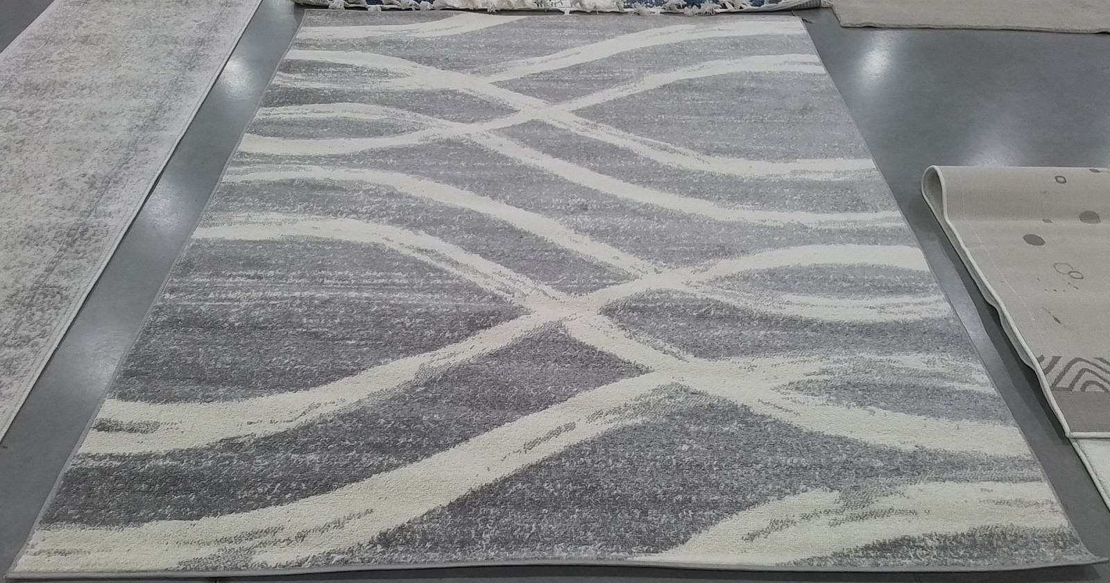GREY / CREAM 6′-0″ x 8′-0″ Back Stain Rug, Reduced Price 1172794462 ADR125B-68