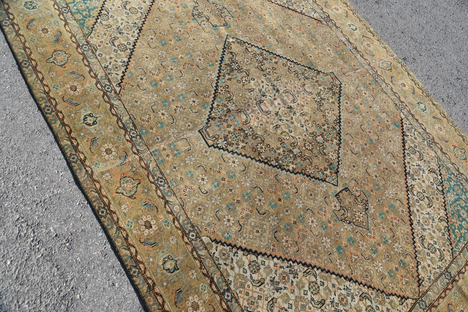 Vintage Turkish Rug 6,46×9,3 ft, Beige Large Ikat Wool Rug