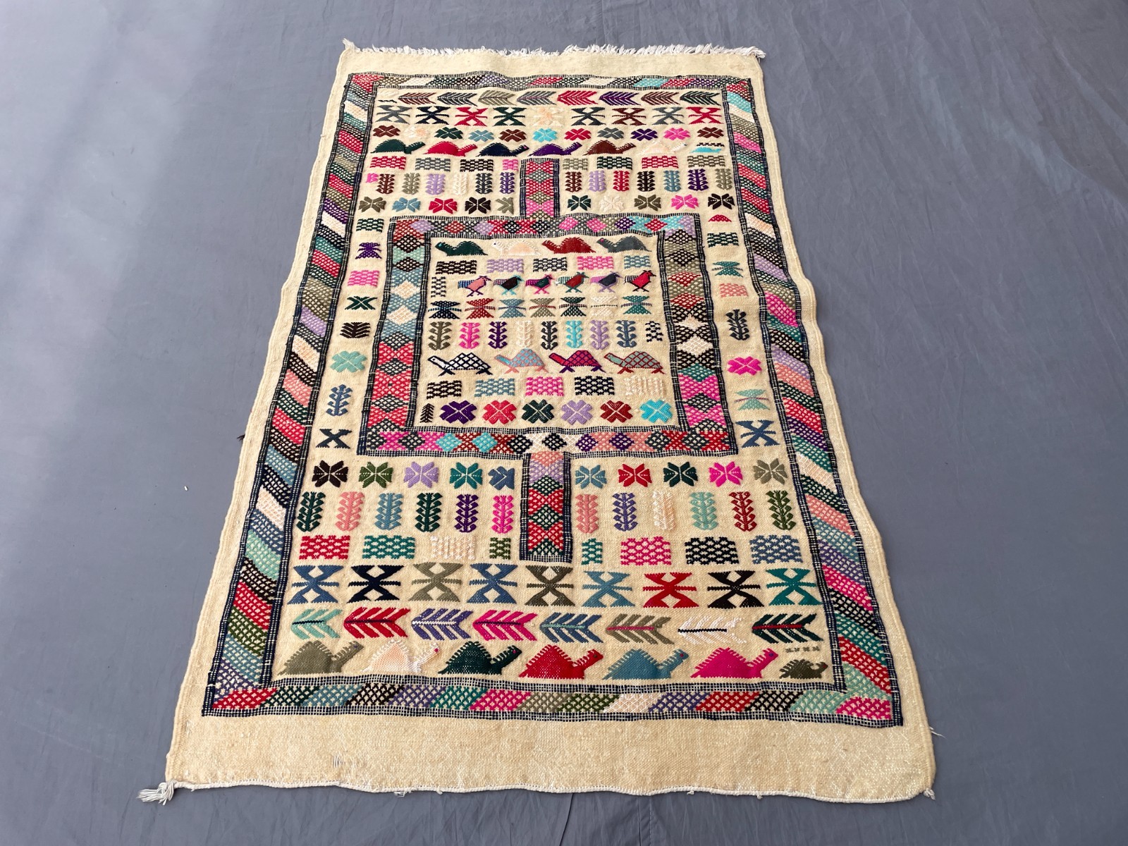 2’8 x 4’3 Ft Colorful Afghan Pictorial Kilim Rug Cream Wool Flatweave Carpet Wit