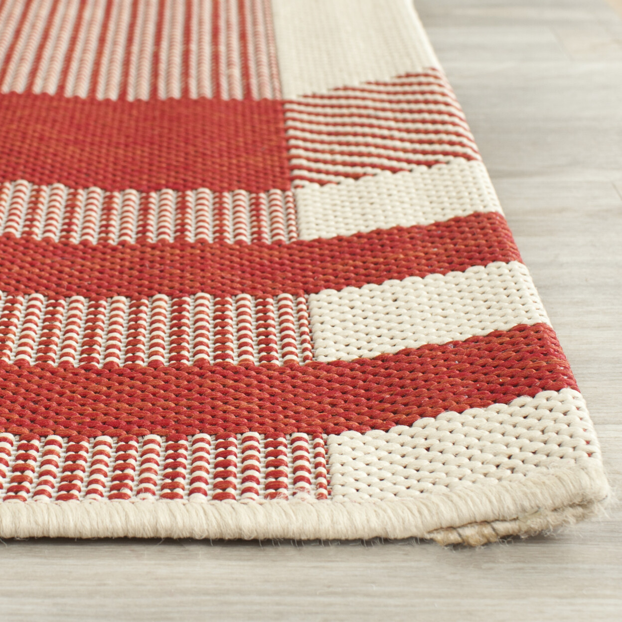 SAFAVIEH Outdoor CY6201-238 Courtyard Collection Red / Bone Rug