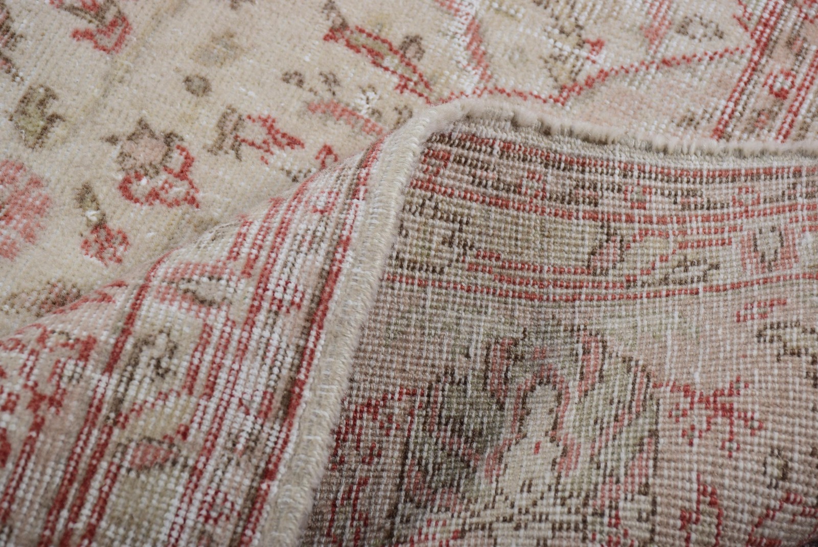 Vintage Turkish Rug 6,7×9,4 ft (205×288 cm), White Red Handmade Rug