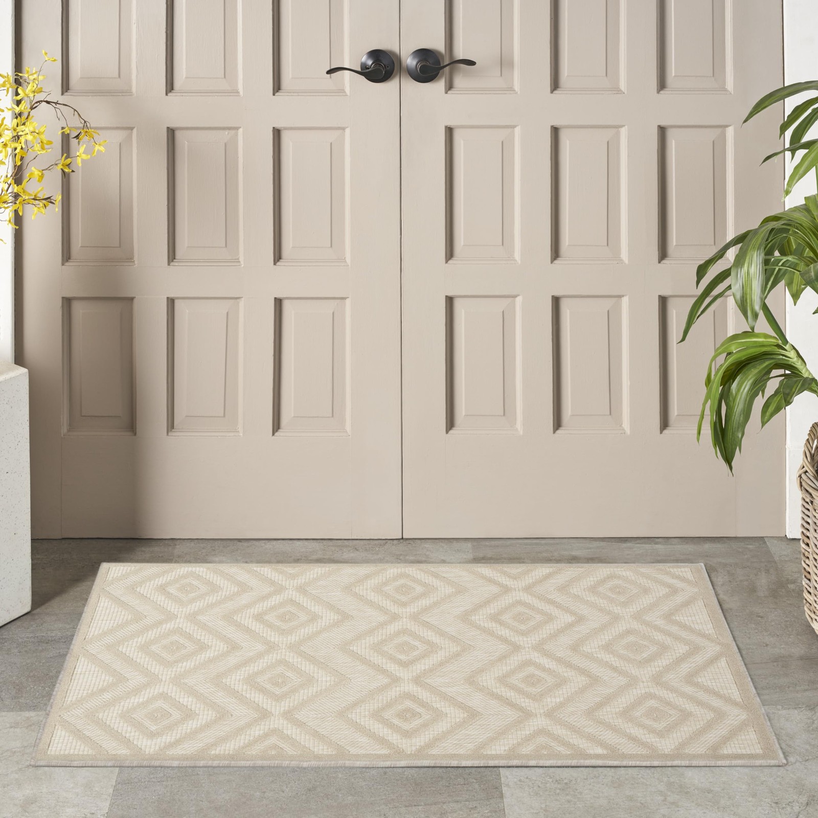 Cream 2×4 Outdoor Indoor Rectangular Rug Soft Textured Durable Versatile Design