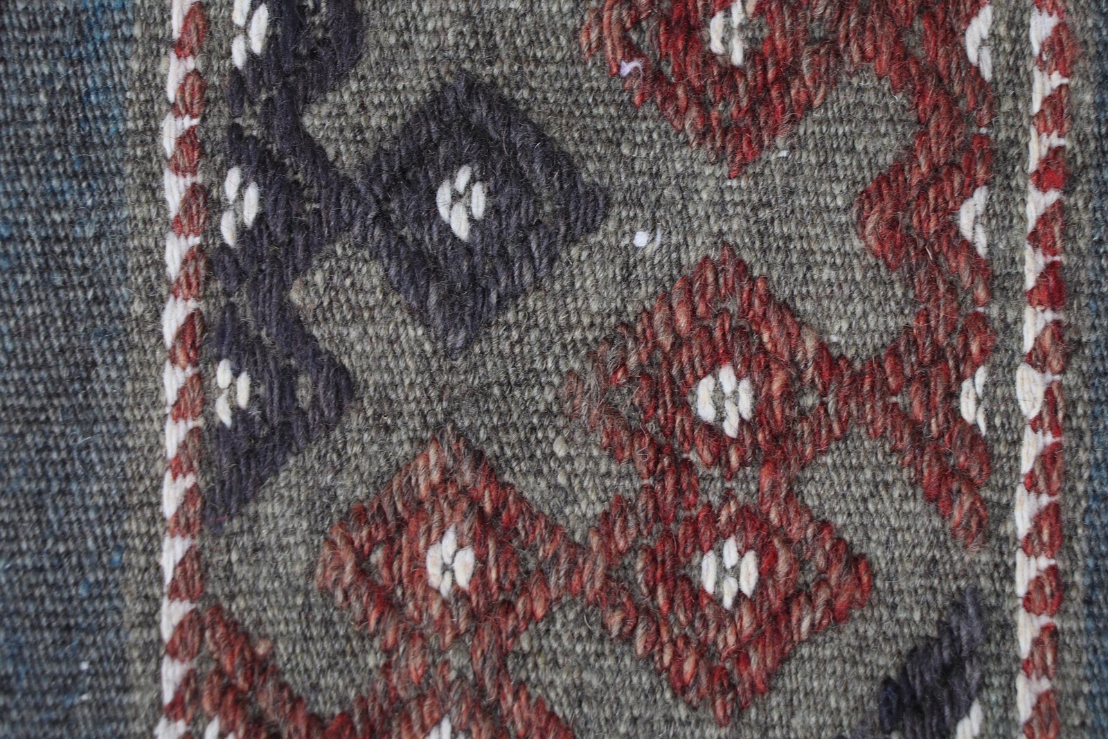 Turkish Area Rug 3,9×6,8 ft (119×207 cm), Kilim Gray Vintage Rug