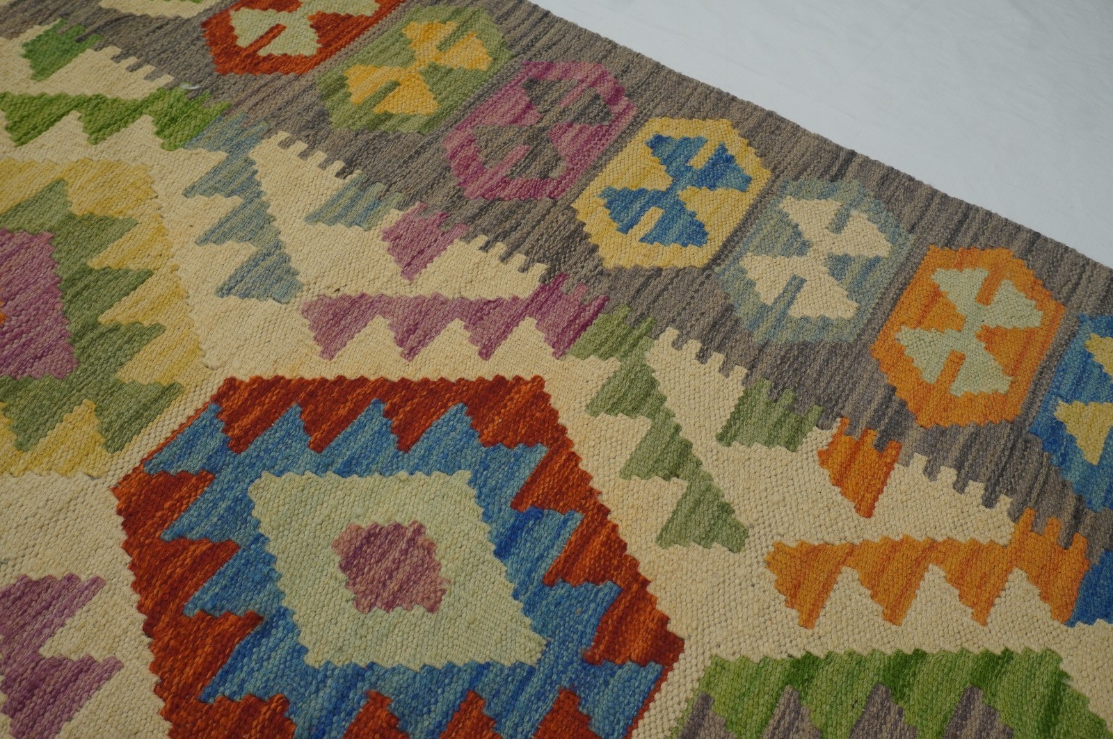 9×12 ft Beige Afghan Handmade Geometric Wool Kilim Area Rug (8’6″x11’5″)