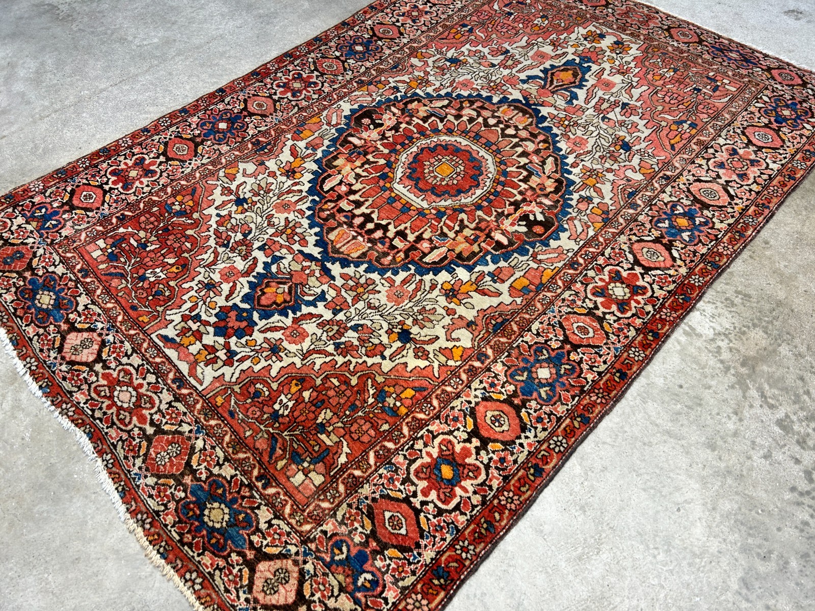 3’3″x5′ Antique Hand-Knotted 100% Wool Pile Sarouke Farahan Rug