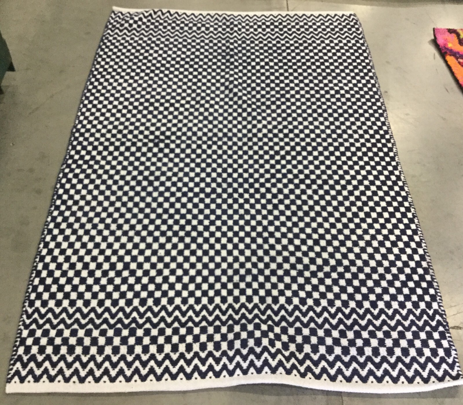 NAVY 4′ X 6′ Flaw in Rug, Reduced Price 1172651950 BOS686N-4