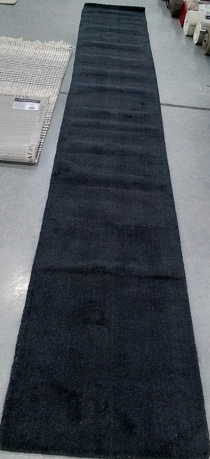 BLACK 2′-3″ X 14′ Back Stain Rug, Reduced Price 1172765297 HIM610C-214