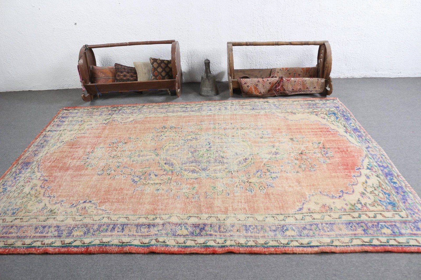 Vintage Turkish Rug 6,2×9 ft (189×274 cm), Red Blue Camouflage Rug