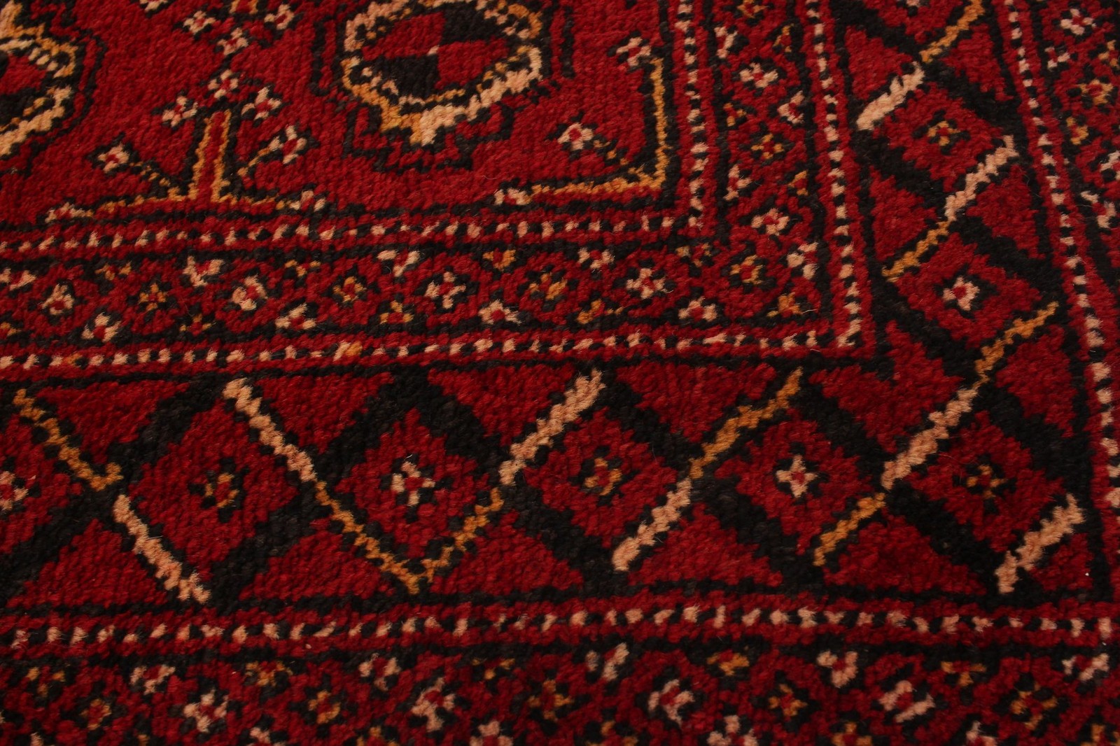 Vintage 5’2″ x 10’3″ Traditional Hand Knotted Vegetable Dye Wool Area Rug