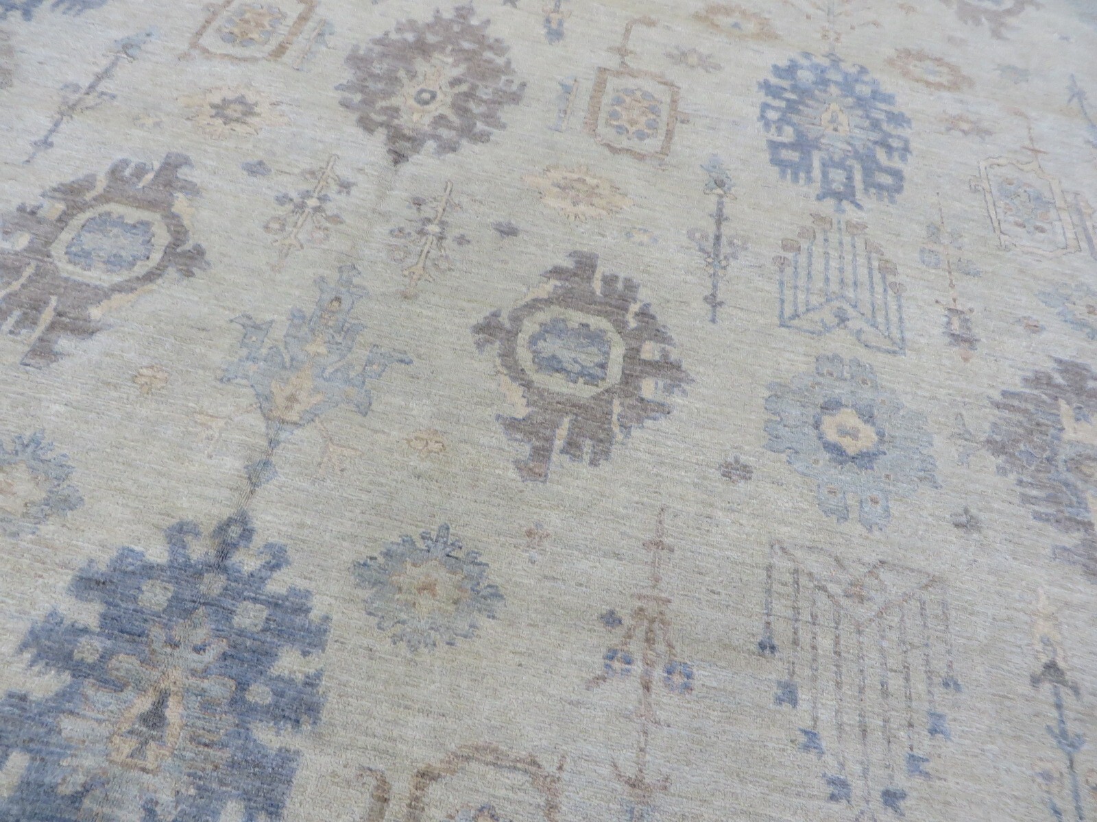 12 x 15’9 Hand Knotted Beige Fine Peshawar Oushak Oriental Rug G13636